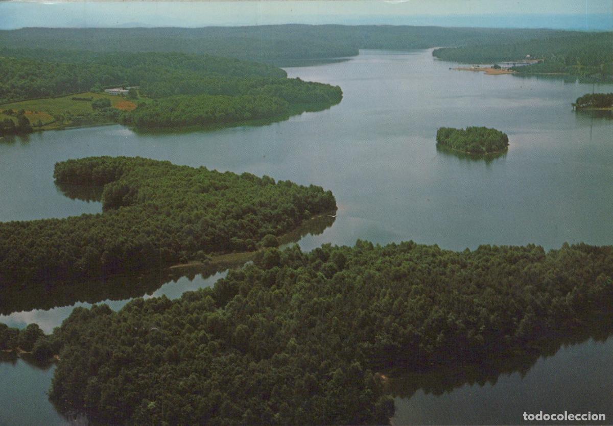 Postales: France Neuvic D Ussel Lac de Neuvic Paysages Verdoyants *YAF967