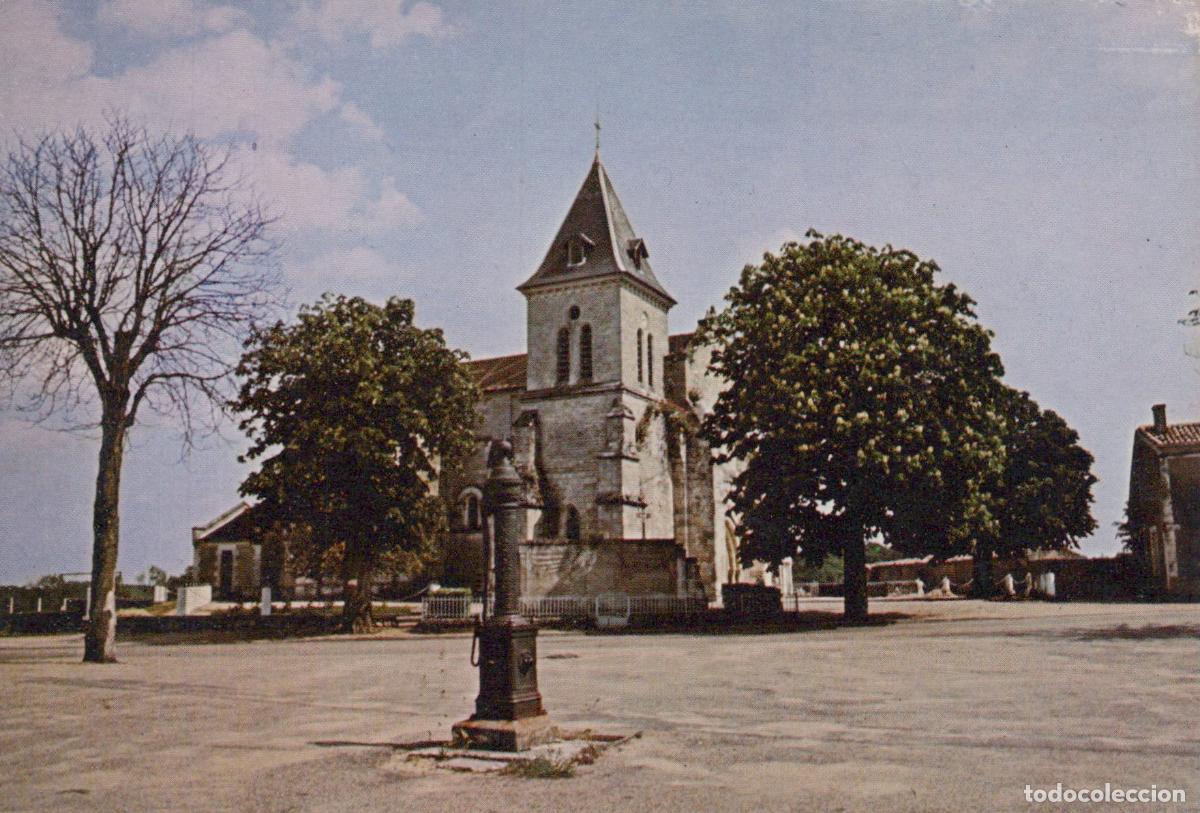 Cartoline: France Villegouge &Eacute;glise Saint Pierre et Fontaine Unposted *YAG015