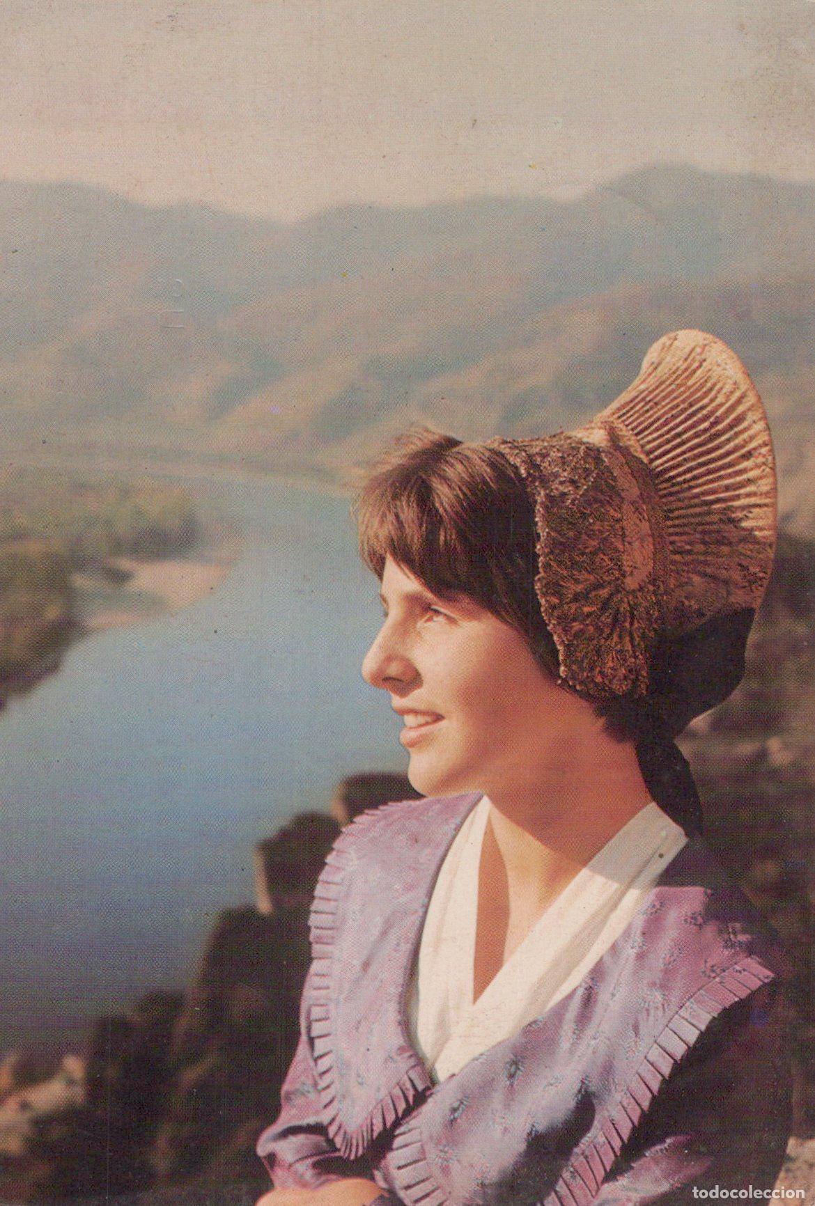 Postais: &Ouml;sterreich Wachau Nieder&ouml;sterreich Frau in Festtracht Goldhaube Donau *YAG162