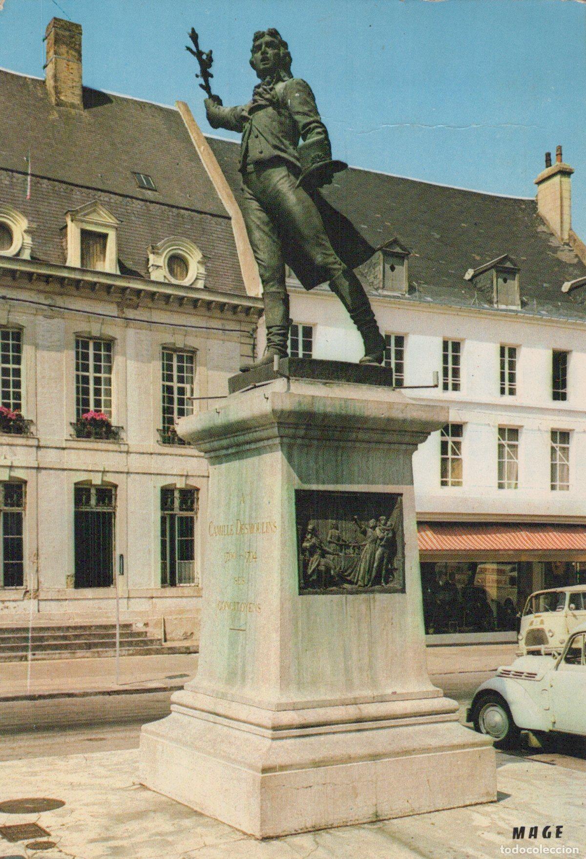 Cartes Postales: France Guise Statue de Camille Desmoulins Place D Armes *YAG394