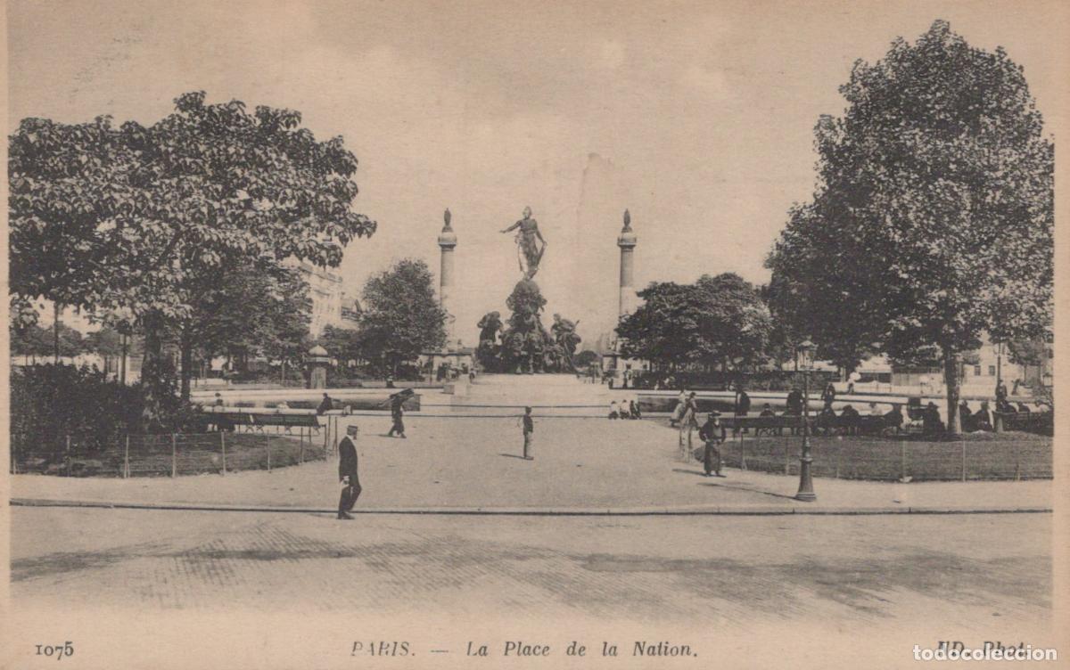 Cartoline: Paris Place de la Nation Monument, Fountain, and Statues with People *YAG795
