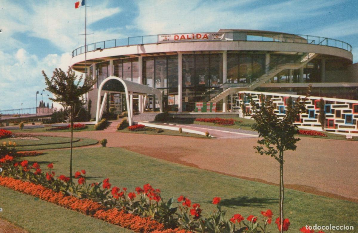Postcards: Royan La Rotonde du Casino and Gardens with Dalida Sign *YAG934