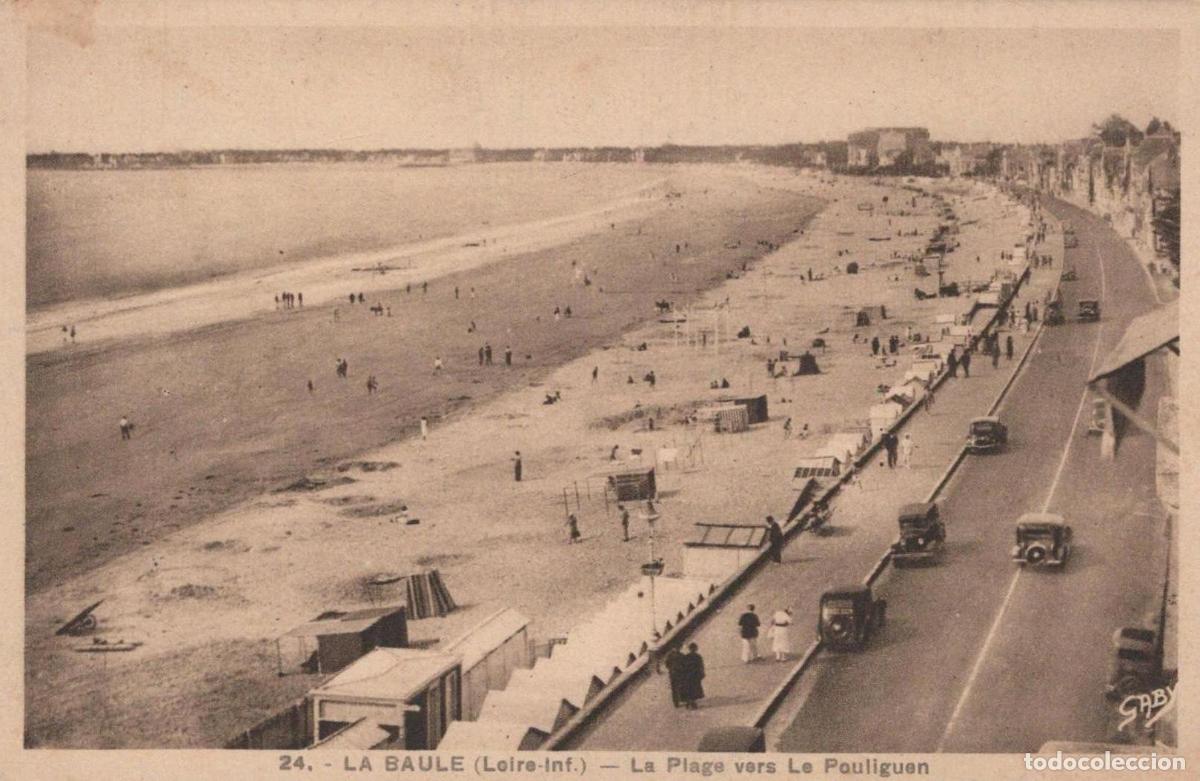 Postais: La Baule Beach towards Le Pouliguen, bustling promenade with many people *YAG636