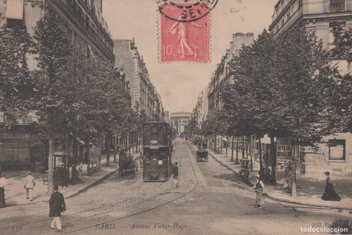 Cartoline: Paris Avenue Victor Hugo with Tramway and Arc de Triomphe in distance *YAG820