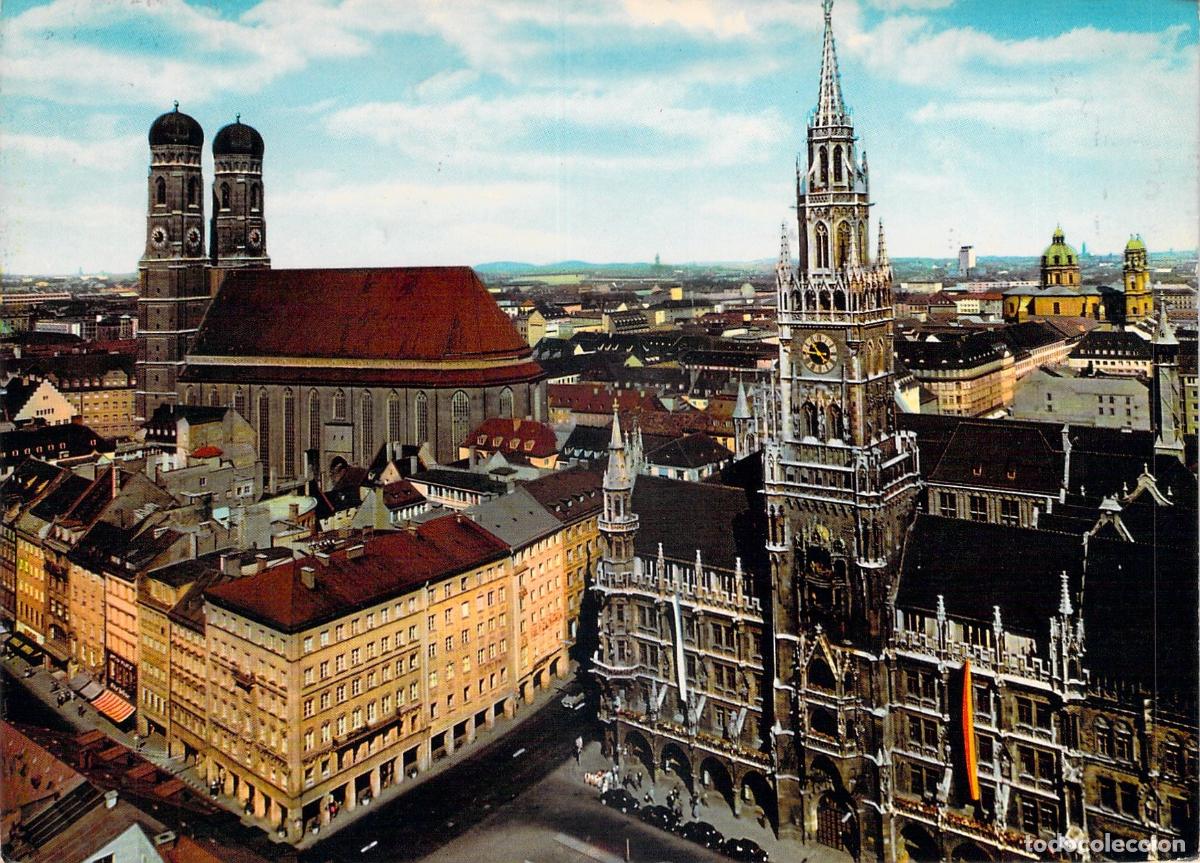 Postales: Postal de M&uacute;nich, vista panor&aacute;mica del Ayuntamiento y la iglesia Frauenkirche