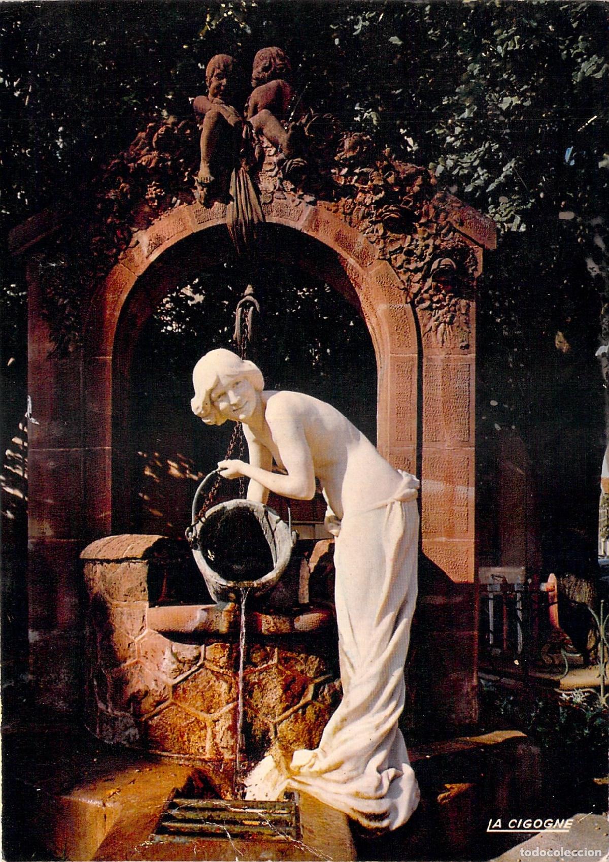 Postales: Postal de la estatua La Mujer en el Pozo en Pau Francia