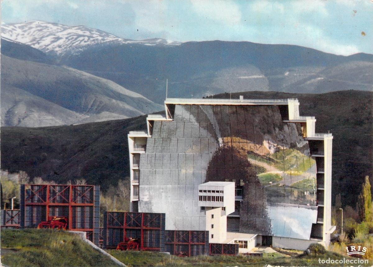 Postales: Postal del Horno Solar de Odeillo-Font-Romeu, Francia