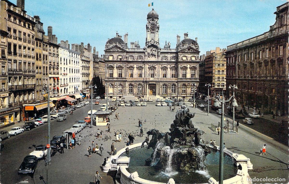 Postkarten: Postal de la Place des Terreaux y Fuente Bartholdi en Lyon, Francia