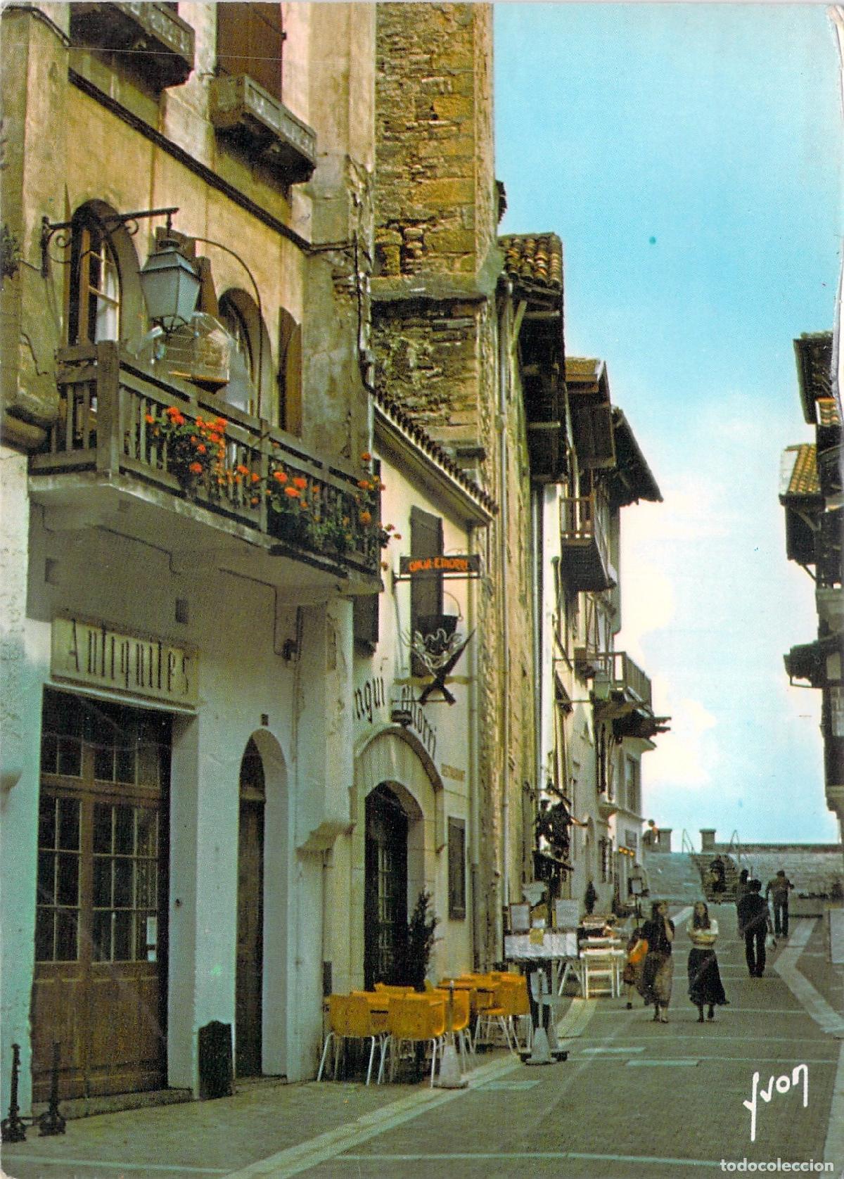 Postales: Postal de calle pintoresca en Saint-Jean-de-Luz Francia