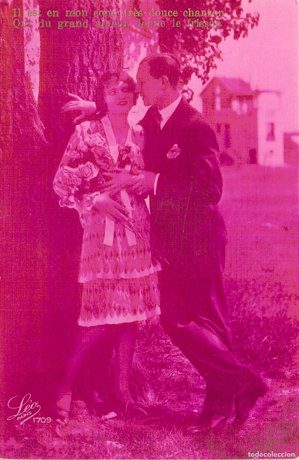 Postales: Postal de Pareja Enamorada en el Campo
