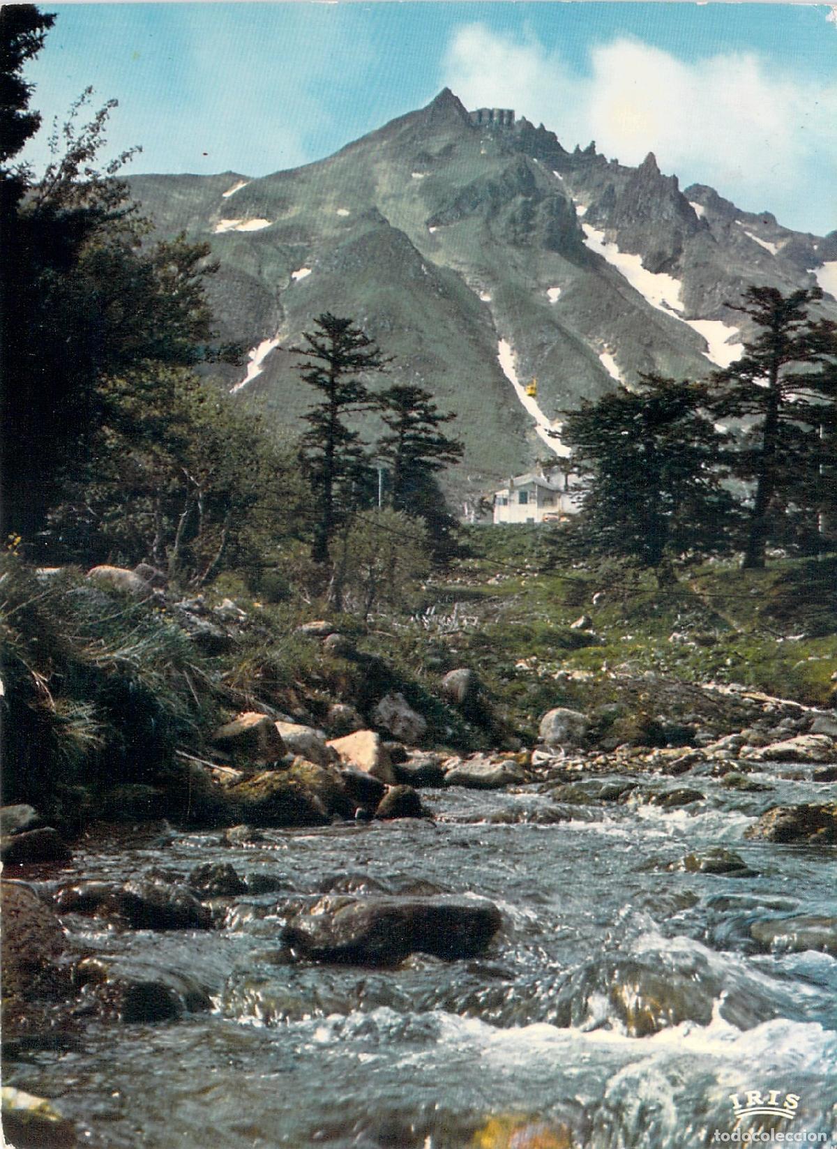 Postales: Postal de la regi&oacute;n de Auvergne: El r&iacute;o Dordogne a los pies del Sancy