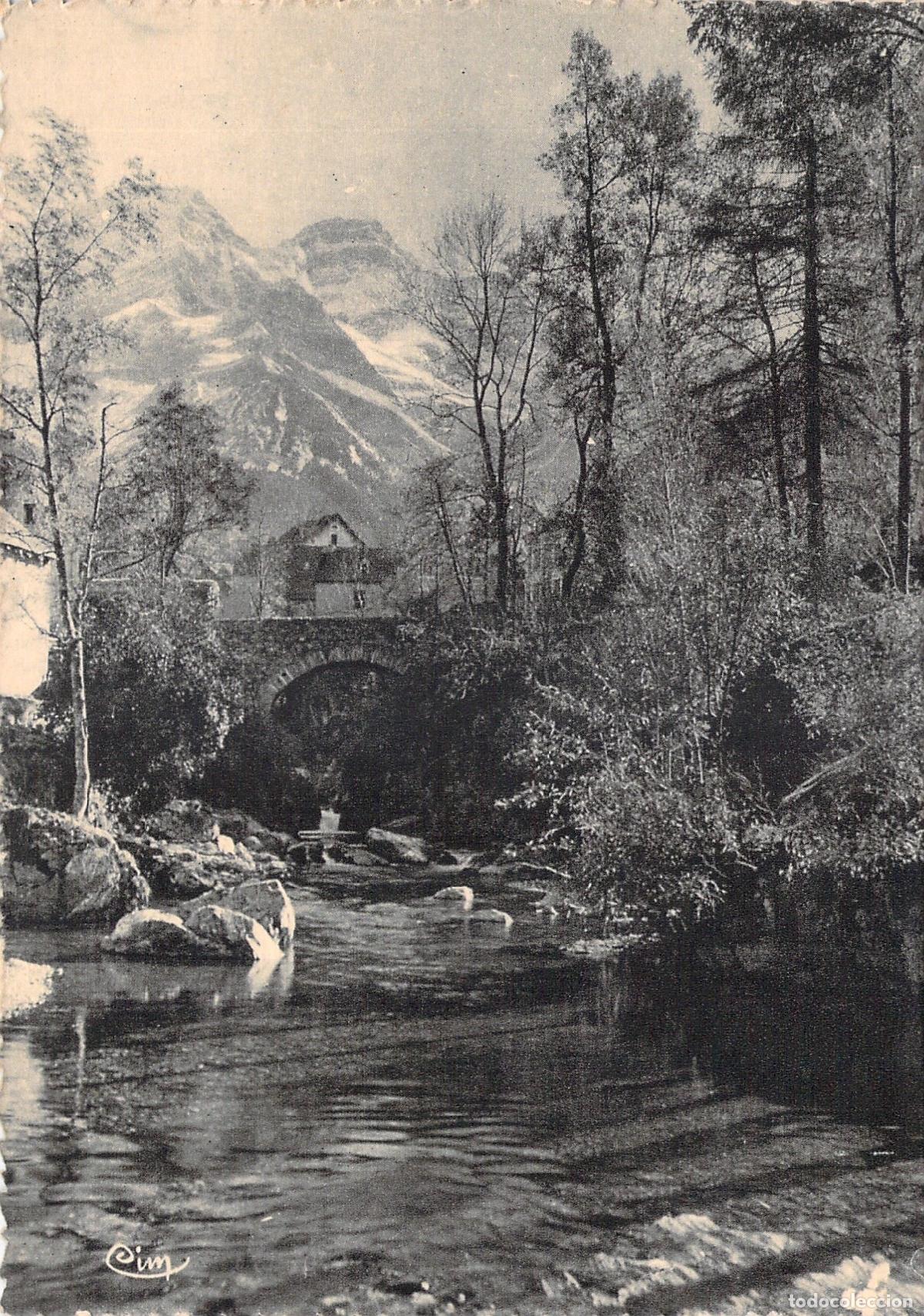 Postales: Postal de Gavarnie con vistas al monte Marbor&eacute; y al Astazou en los Pirineos