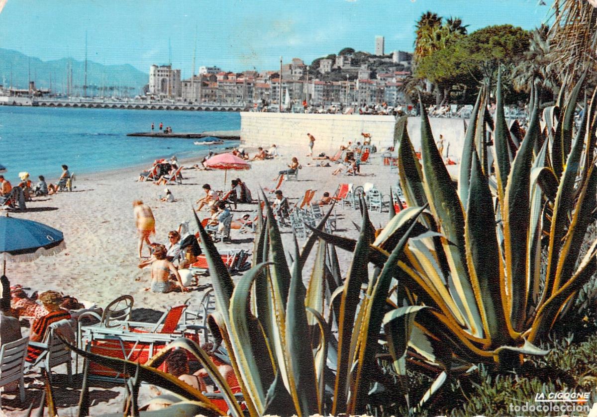 Postales: Postal de la playa y Le Suquet en Cannes, Francia