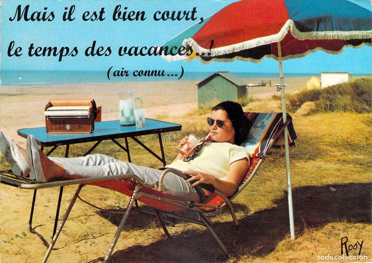 Postales: Postal de mujer descansando en la playa durante sus vacaciones