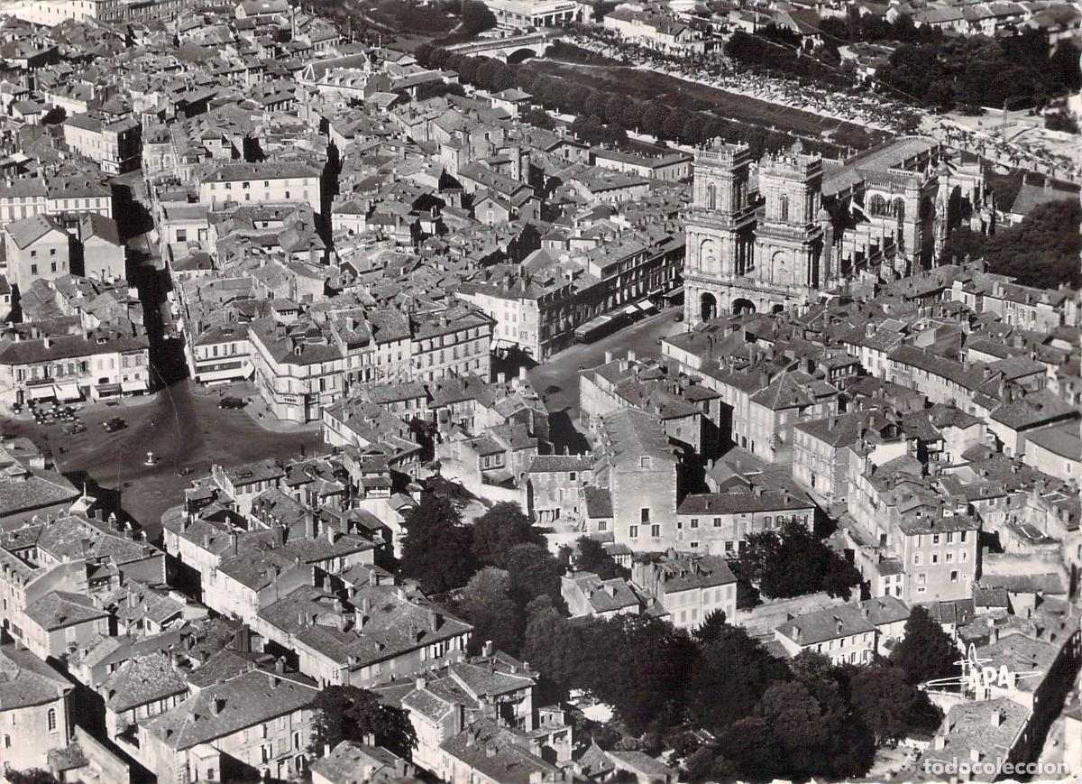 Postales: Postal de vista a&eacute;rea de la ciudad de Auch en Francia