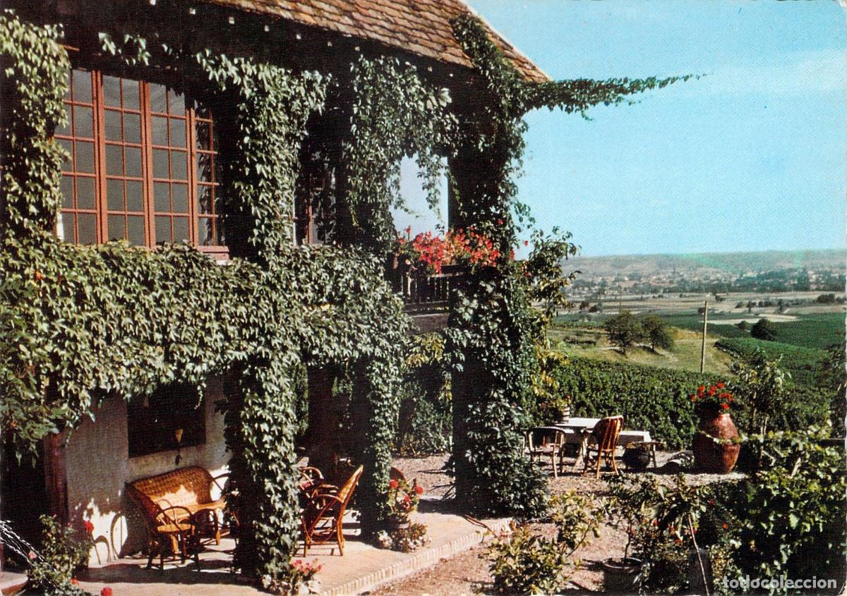 Postales: Postal de Monbazillac, Las Ruinas de la Fonrousse, Terraza en Dordogne