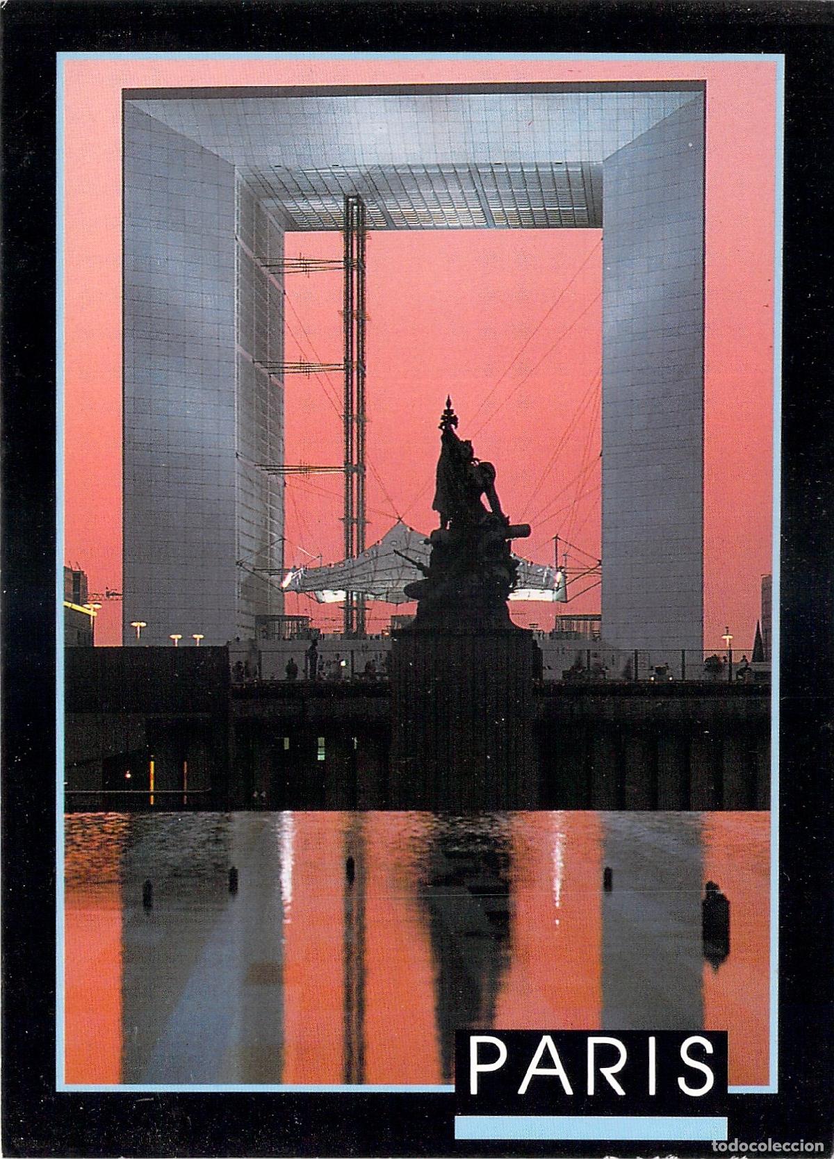 Postais: Postal de La Grande Arche en el distrito de La D&eacute;fense, Par&iacute;s