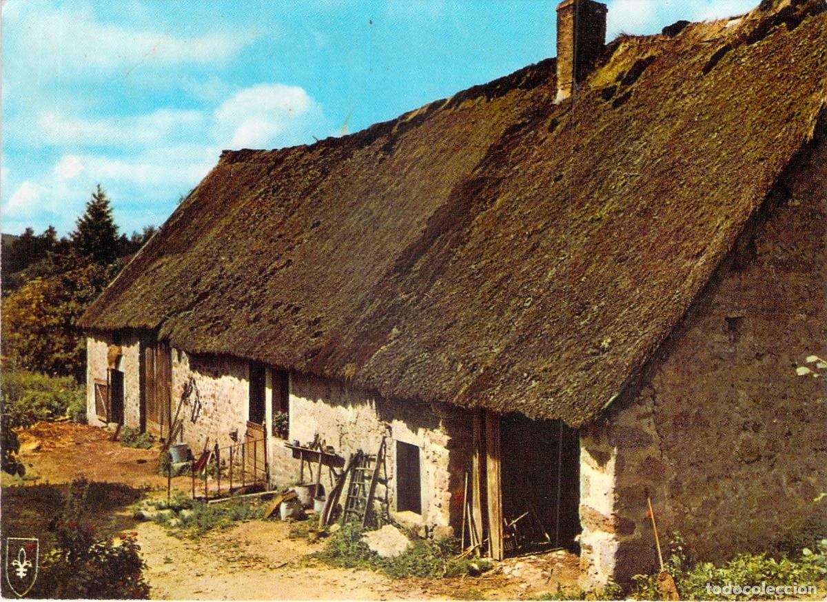 Cartes Postales: Postal de una caba&ntilde;a tradicional con techo de paja en Le Morvan, Francia