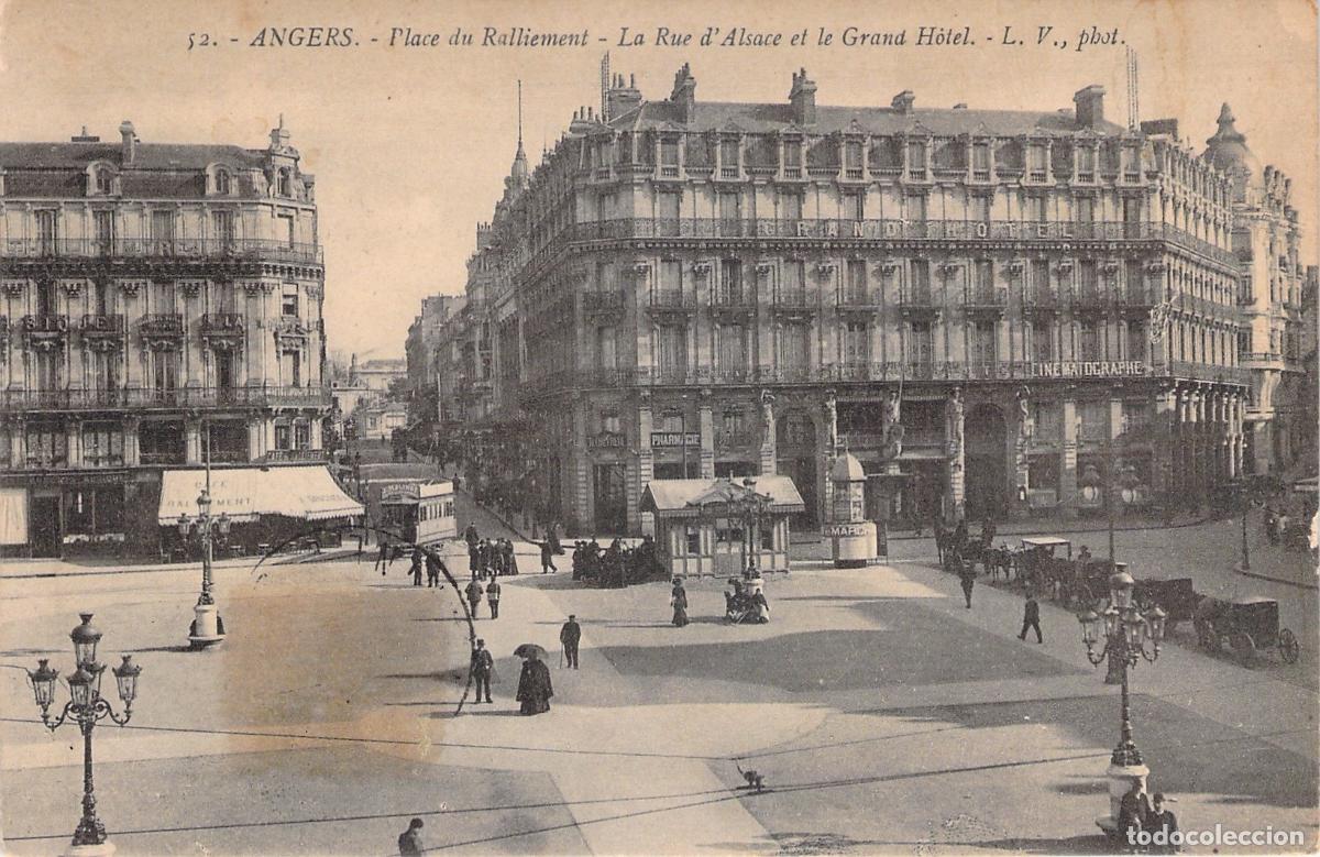 Postales: Postal de la Place du Ralliement y el Grand Hotel en Angers