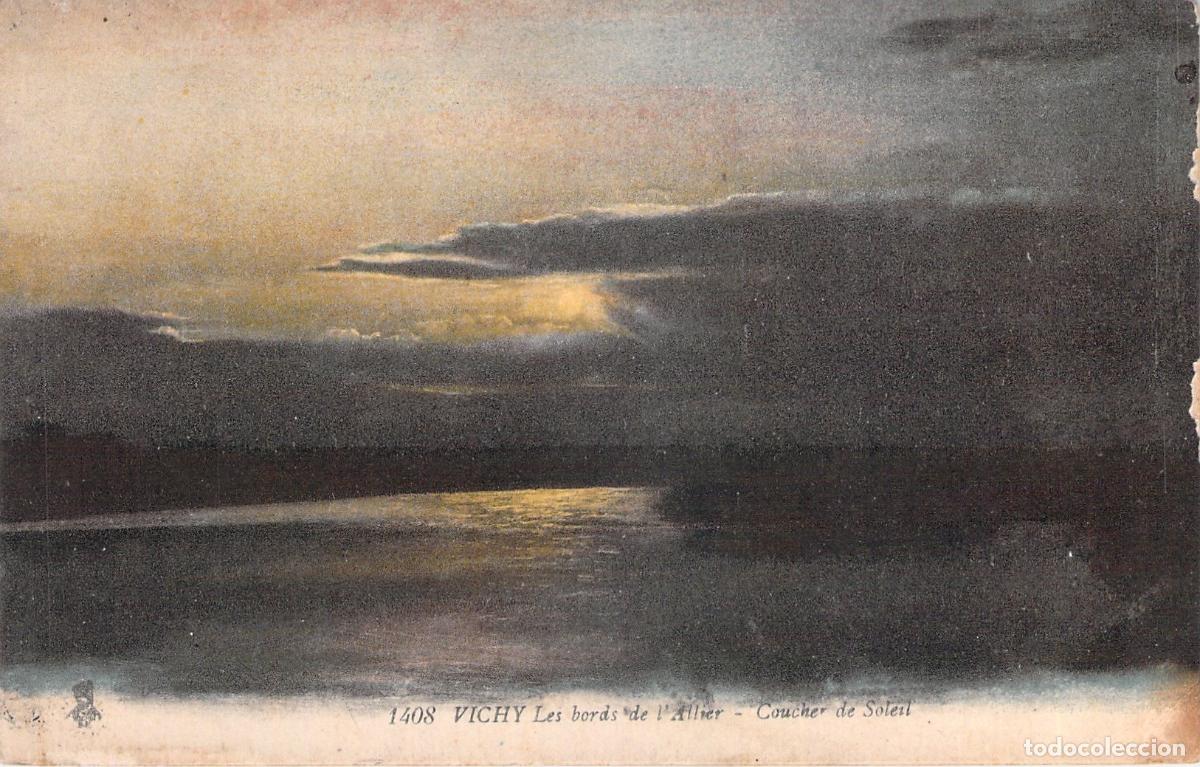 Postales: Postal de Vichy, atardecer en el r&iacute;o Allier, Francia
