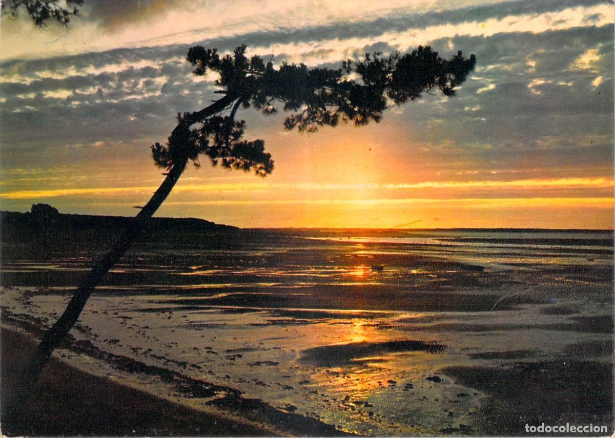 Postales: Postal de puesta de sol en la playa de L'Aiguillon-sur-Mer, Vend&eacute;e