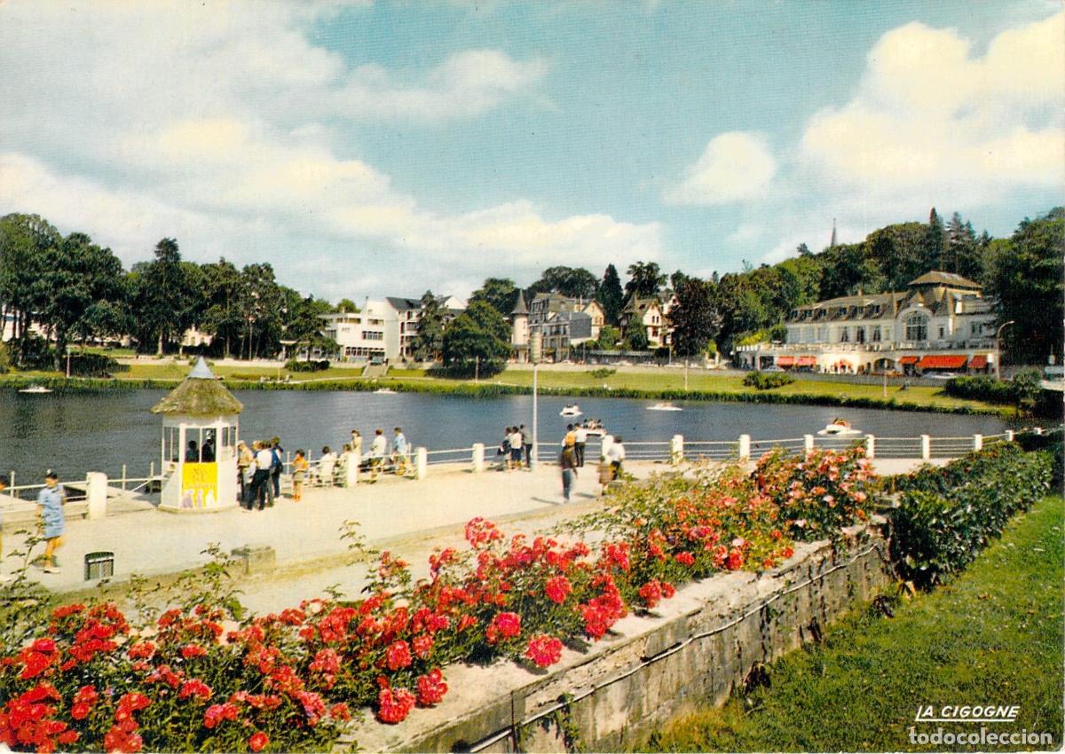 Postales: Postal de Bagnoles-de-l'Orne, Francia, el Casino y el lago