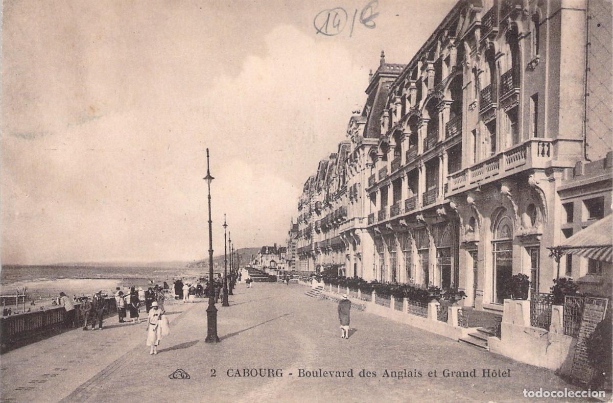 Postales: Postal de Cabourg Boulevard des Anglais y Grand Hotel