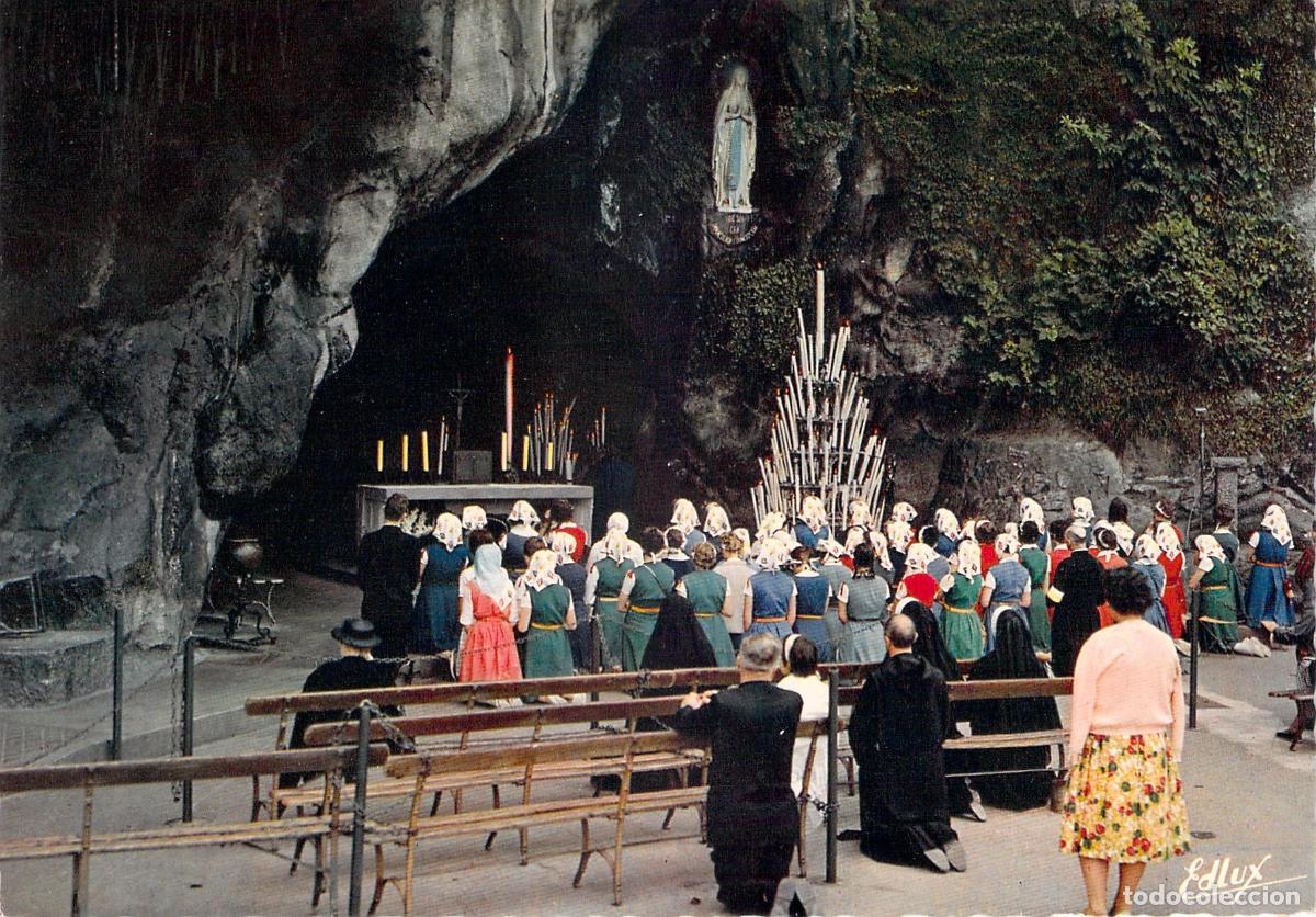 Postales: Postal de la Gruta Milagrosa en Lourdes, Francia