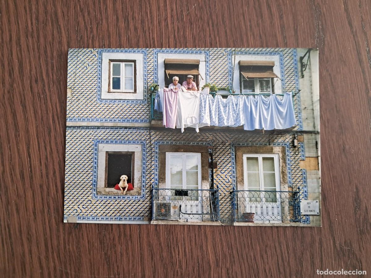 Postales: postal de Portugal, azulejo en fachada, Lisboa.