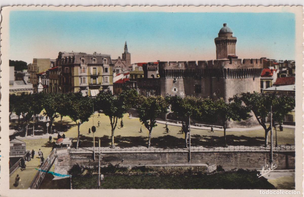 Postales: FRANCIA, PERPIGNAN, LE CASTELLET Y LA PLAZA DE LA VICTORIA - EDITION NARBO 17 - CIRCULADA