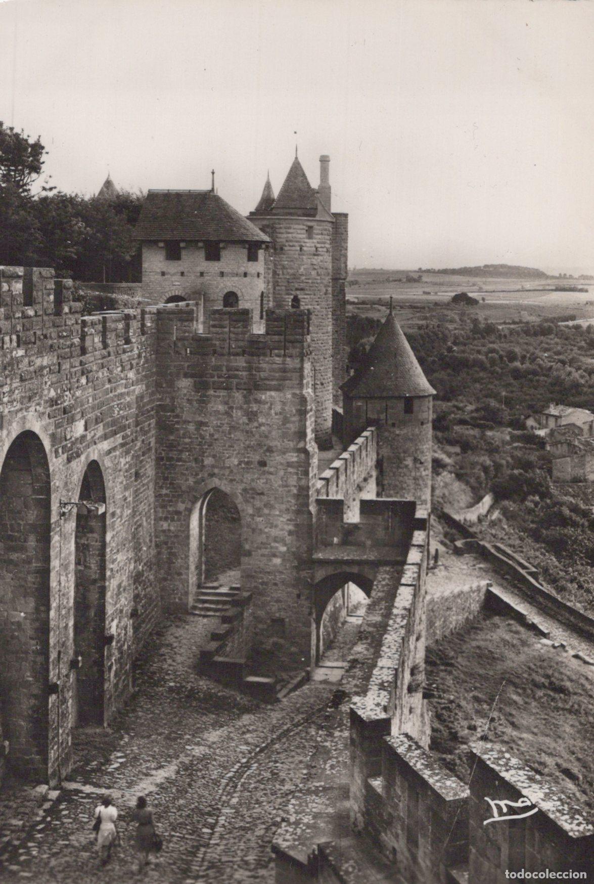 Postcards: France Carcassonne La Porte D Aude et Remparts Real Photo Unposted *YAH055