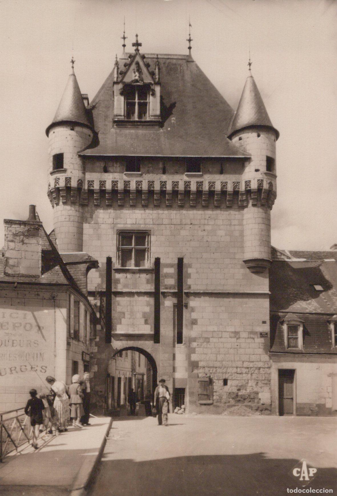 Postcards: France Loches La Porte des Cordeliers Architecture Unposted *YAH073
