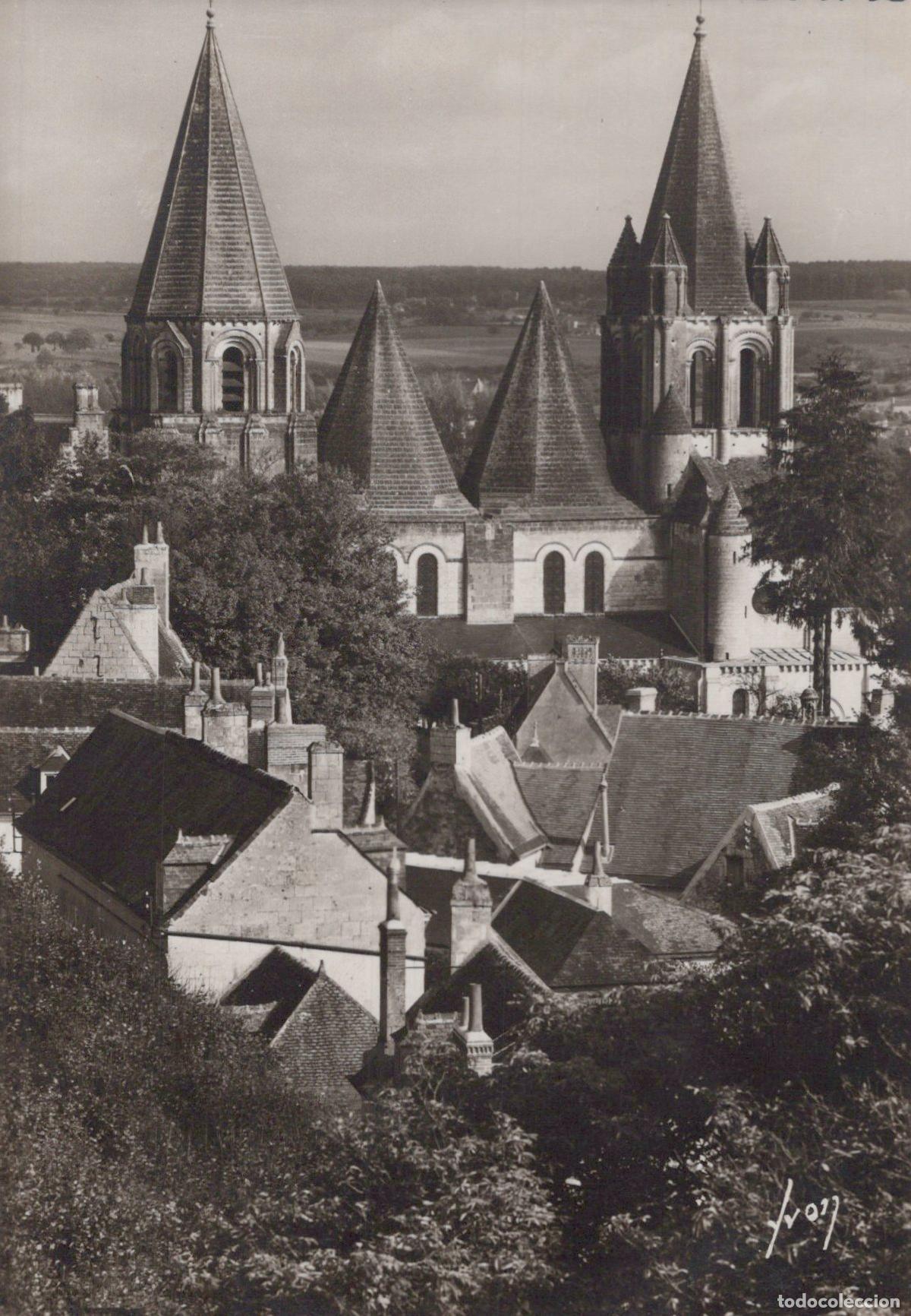 Postcards: France Loches Coll&eacute;giale Saint Ours Architecture Unposted *YAH072