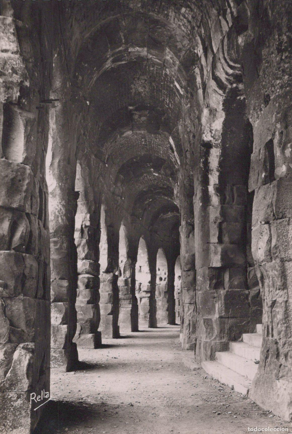 Postcards: France N&icirc;mes Nimes Ar&egrave;nes Romaines Galeries Real Photo Unposted *YAH091