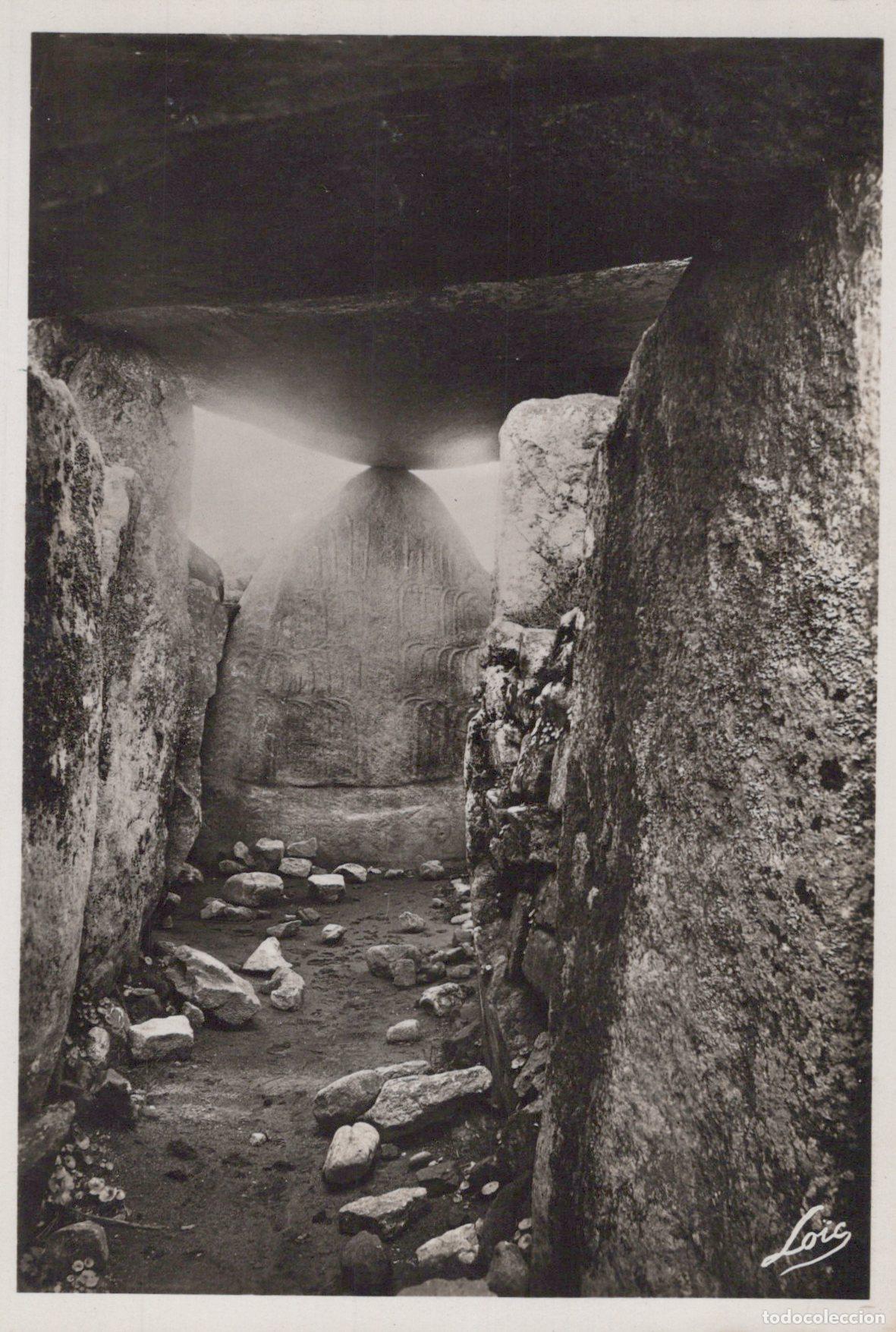 Postcards: France Locmariaquer Bretagne Int&eacute;rieur Tumulus Table des Unposted *YAH119