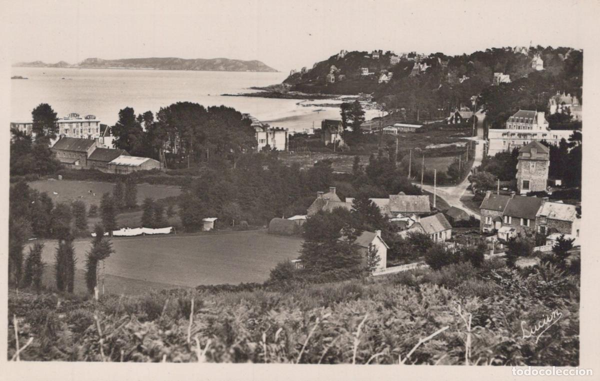 Postcards: France Perros Guirec Bretagne Panorama de Trestraou Vue Unposted *YAH169