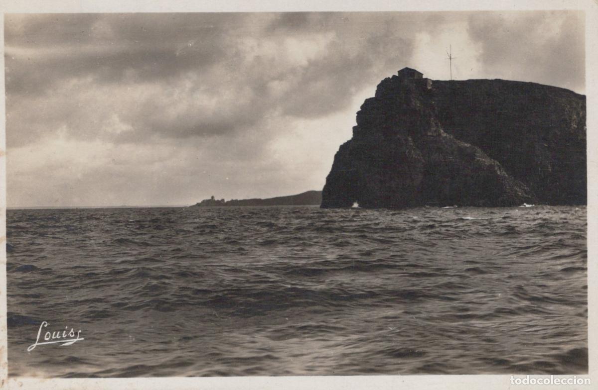Postcards: France Cap Frehel Bretagne Vue du Large du Cap et Fort Real Photo *YAH162