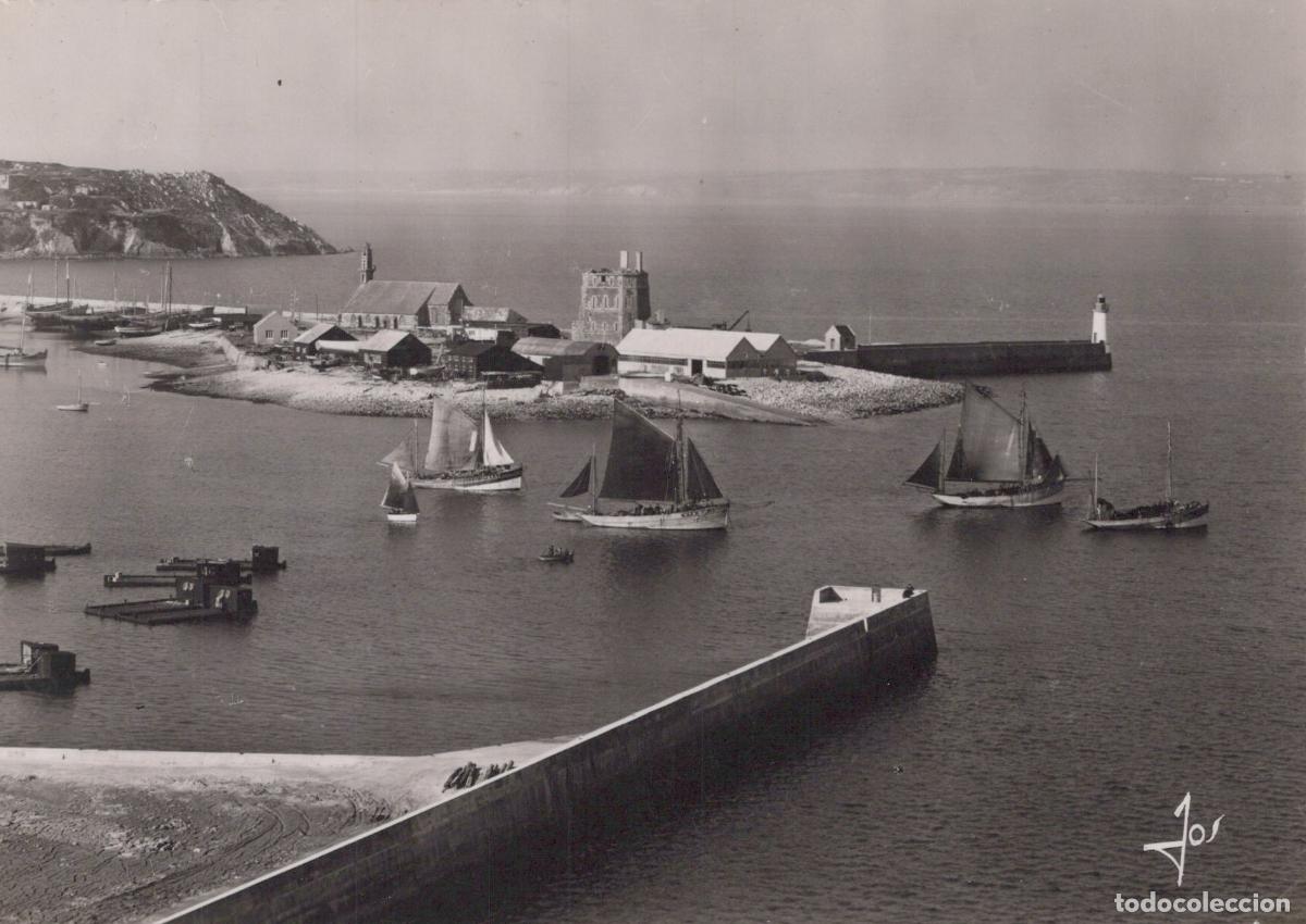 Cartes Postales: France Ch&acirc;teaulin Camaret Sillon Chapelle N D Real Photo Unposted *YAH250