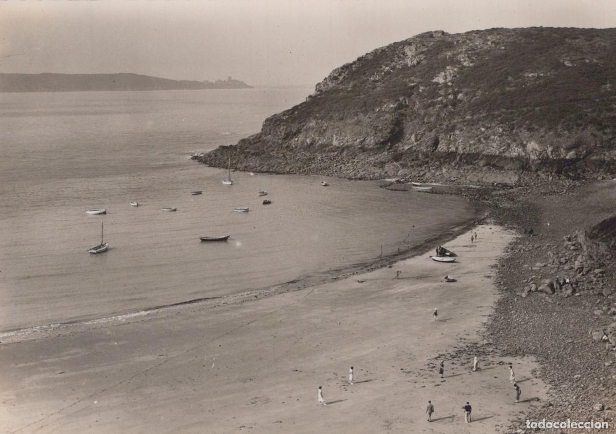 Cartoline: France Saint Cast Plage et Port Bateaux Unposted *YAH269