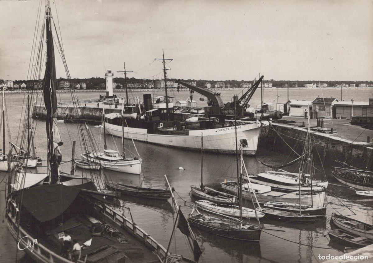 Postales: France Royan Port de Navire Charles Roux Unposted *YAH319