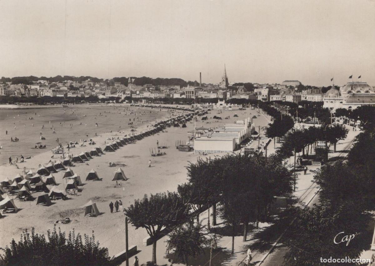 Postales: France Royon Grande Conche Plage et Ville Unposted *YAH320