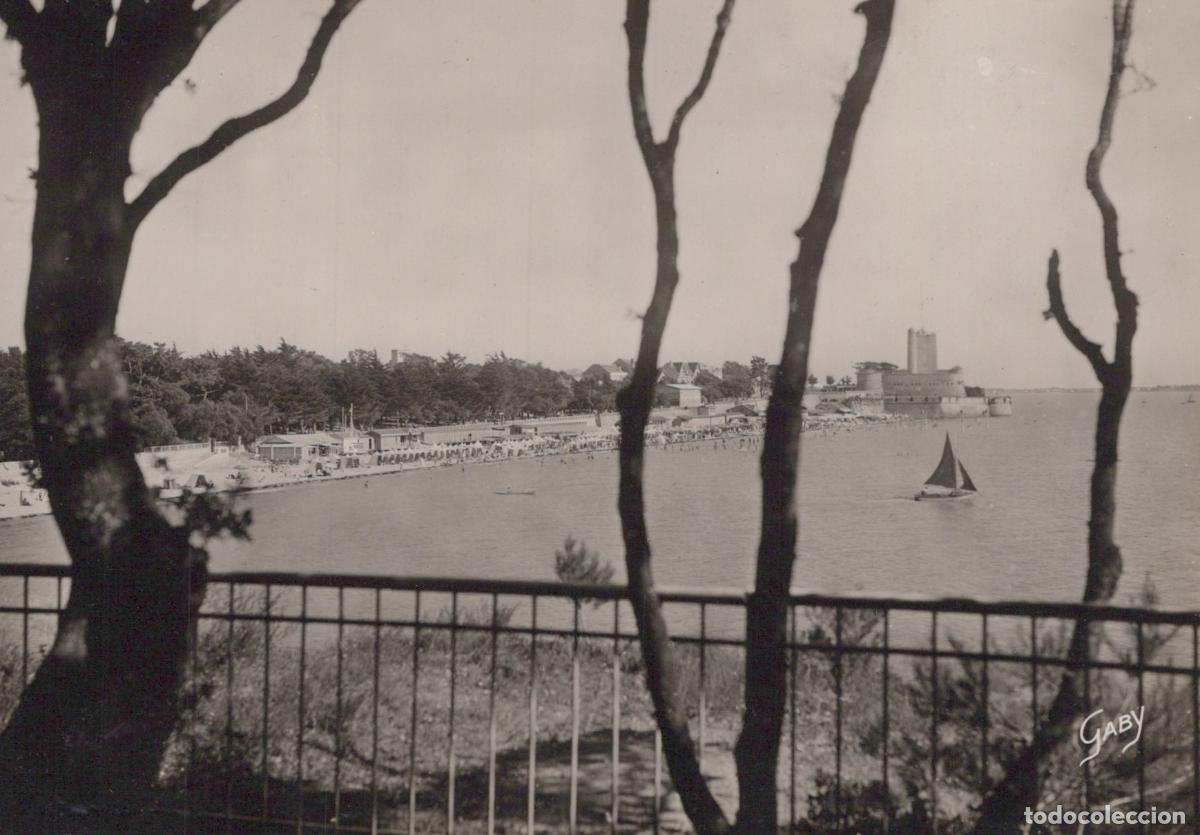 Postkarten: France Fouras les Bains Fouras la Plage et le Fort Enet Unposted *YAH325
