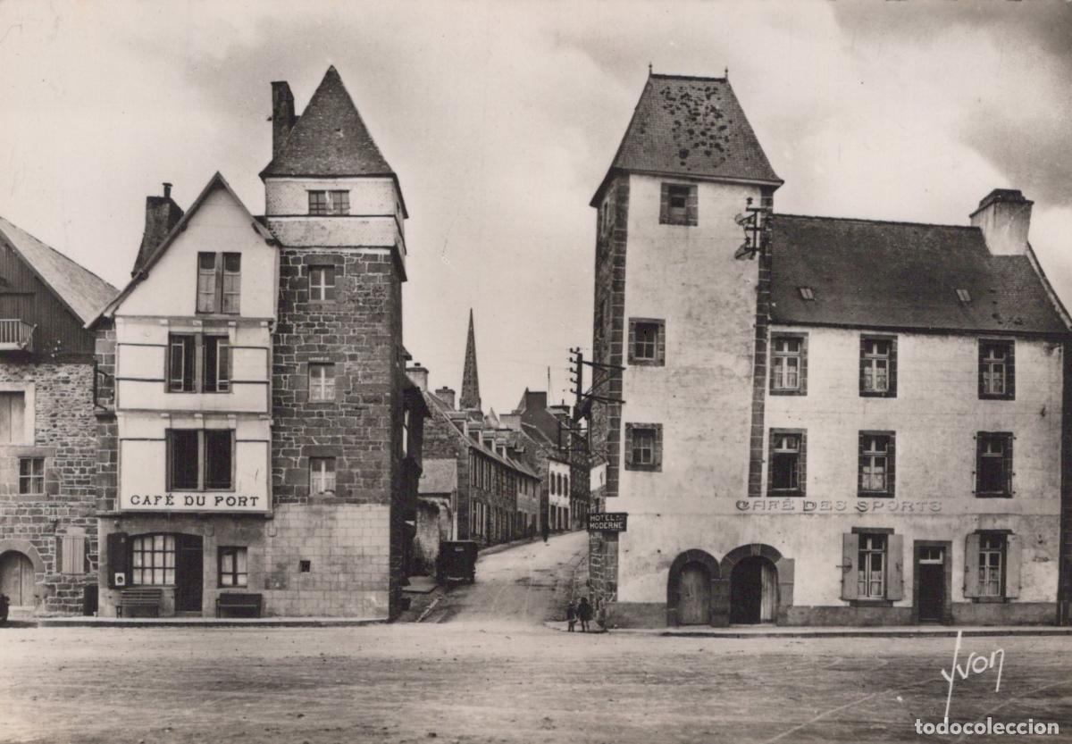 Cartes Postales: France Tr&eacute;guier Vieilles Maisons du Quai Porte M&eacute;ridionale Unposted *YAH262