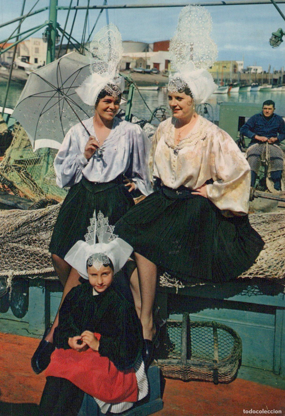 Cartes Postales: France Sables D Olonne Costumes Traditionnels Port Affranchie *YAH388