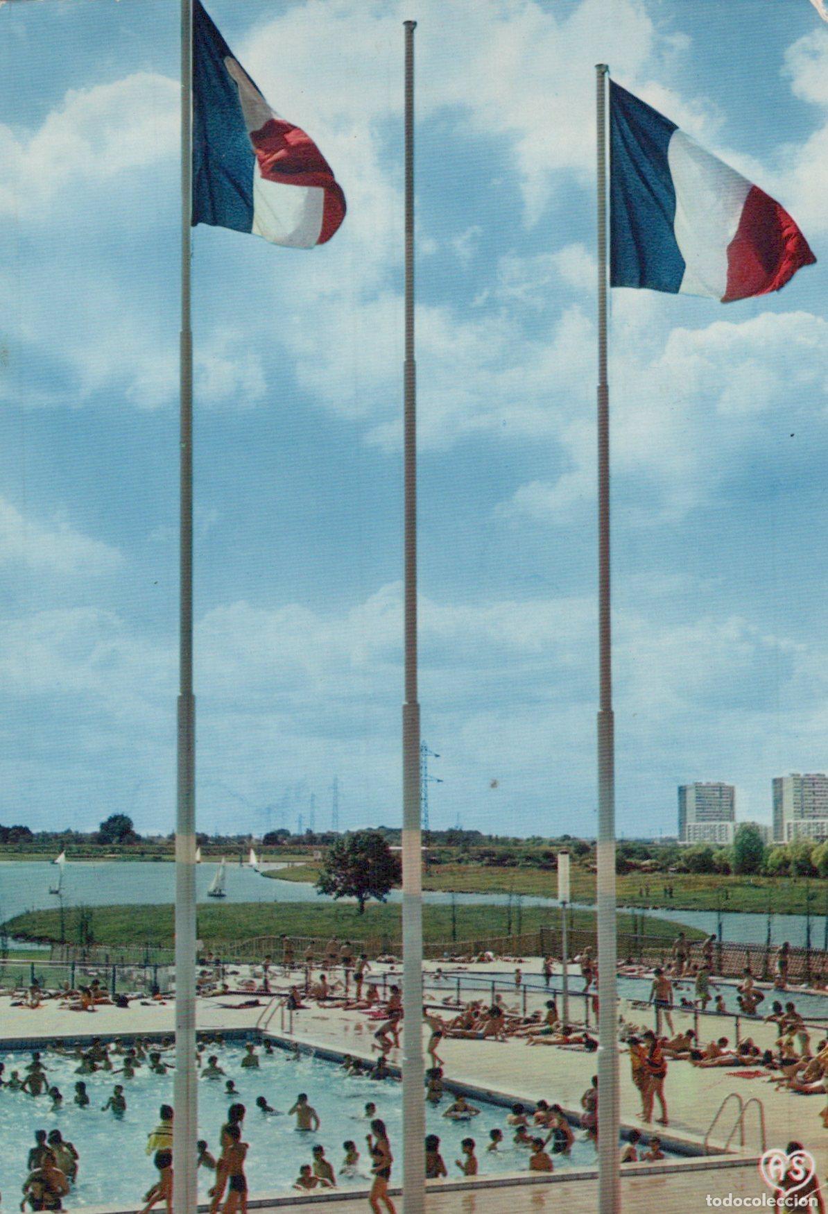 Postcards: France Tours Piscine du Lac Baigneurs Drapeaux Fran&ccedil;ais *YAH429