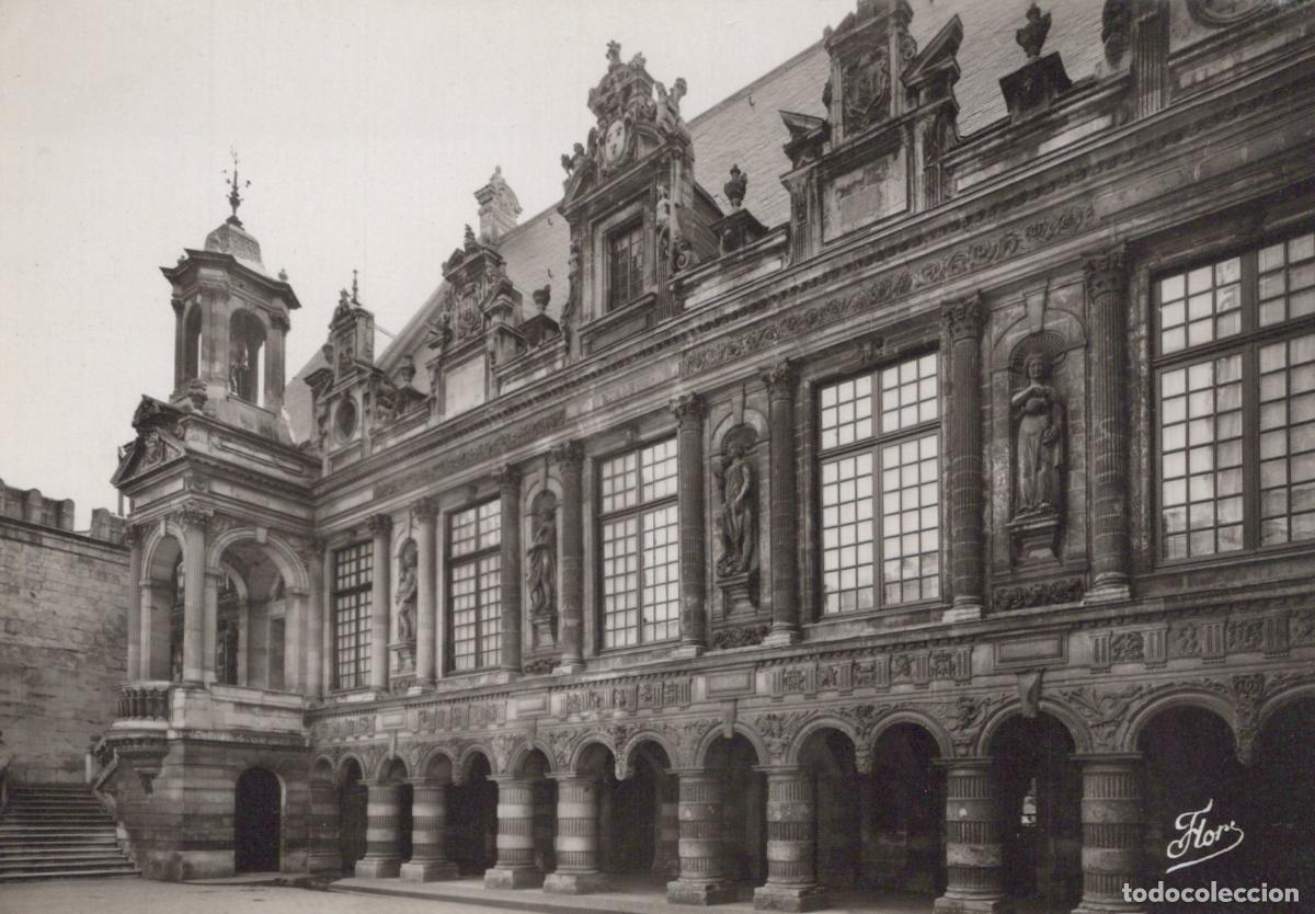 Postales: France La Rochelle H&ocirc;tel de Ville Cour D Honneur Unposted *YAH321