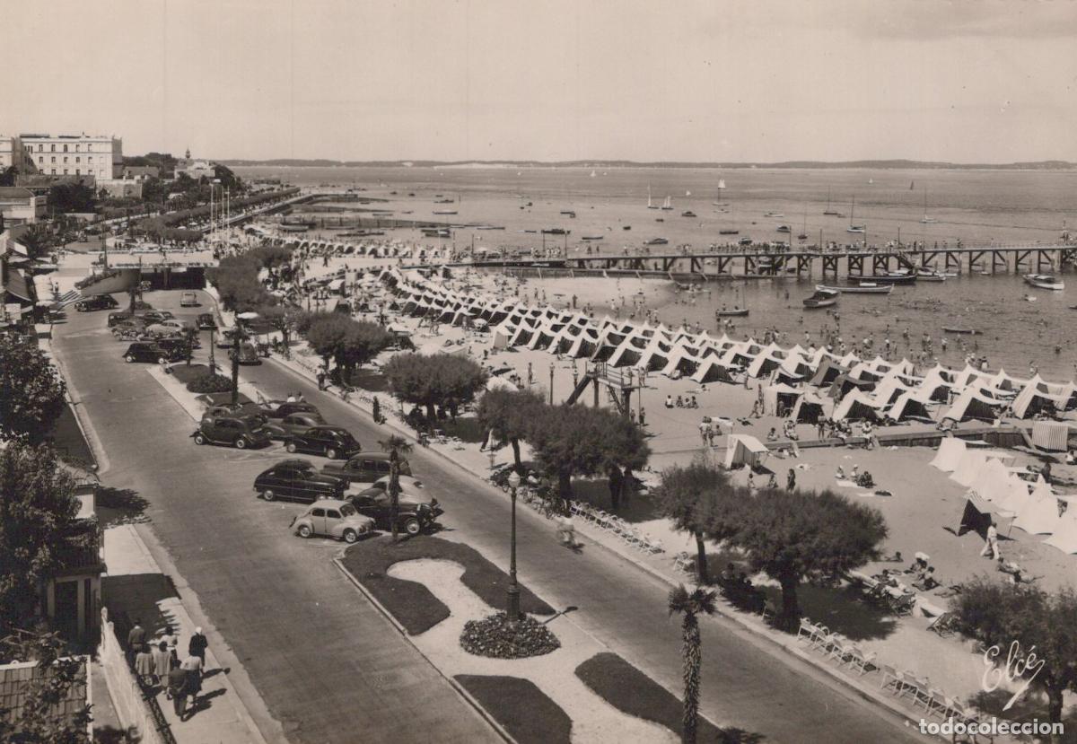 Cartes Postales: France Arcachon Plage et Boulevards Promenade Jet&eacute;e Unposted *YAH332
