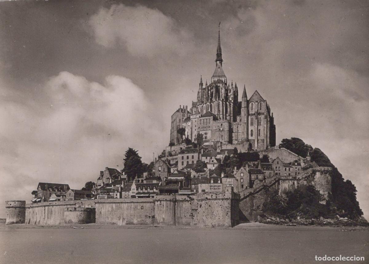Cartes Postales: France Le Mont Saint Michel Abbaye Architecture Real Photo Unposted *YAH357