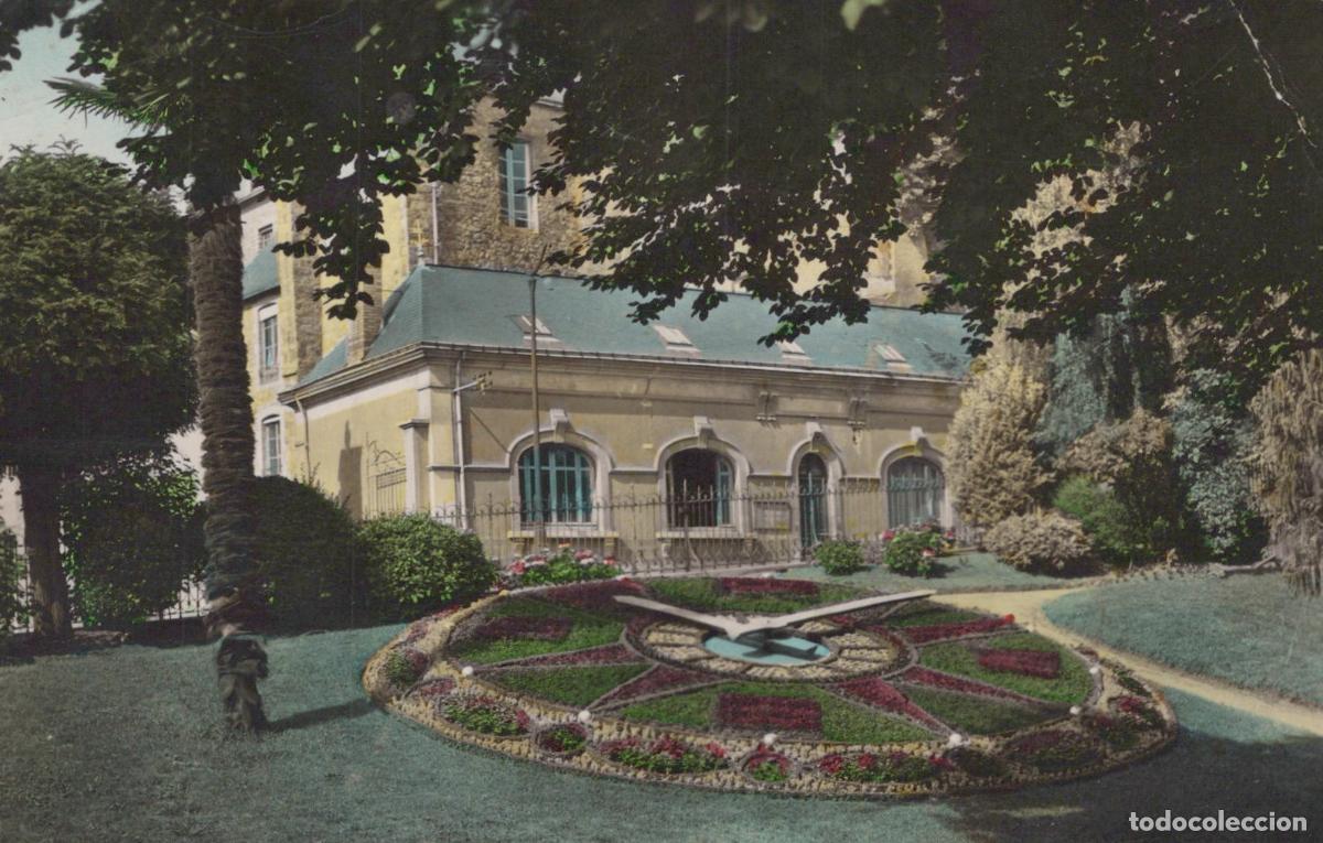 Postkarten: France Le Mans L Horloge Florale Jardin Post&eacute;e *YAH549