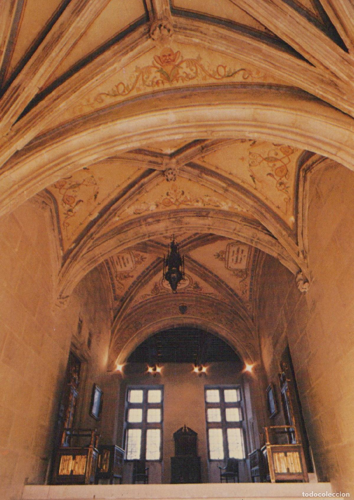 Postais: France Grignan Ch&acirc;teau de Escalier D Honneur Xve Si&egrave;cle Unposted *YAH402